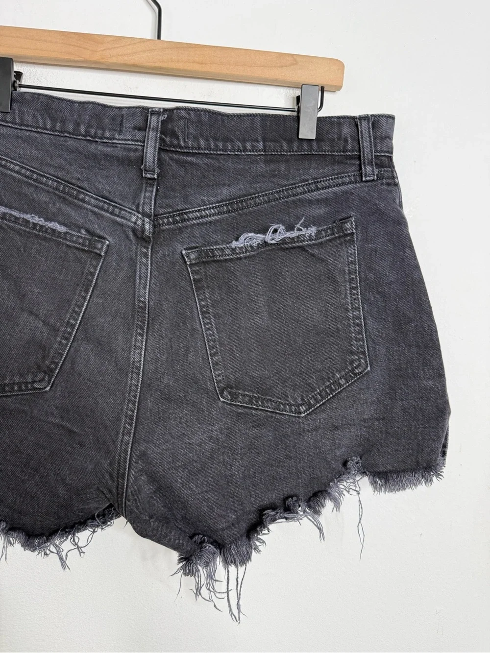 Abercrombie & Fitch CURVE LOVE  The Mom Short High Rise Washed Black 32 Cotton